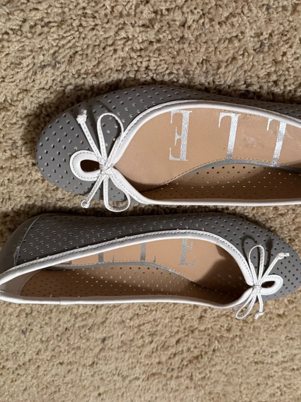 Like New - Grey and White Ballet Flat!